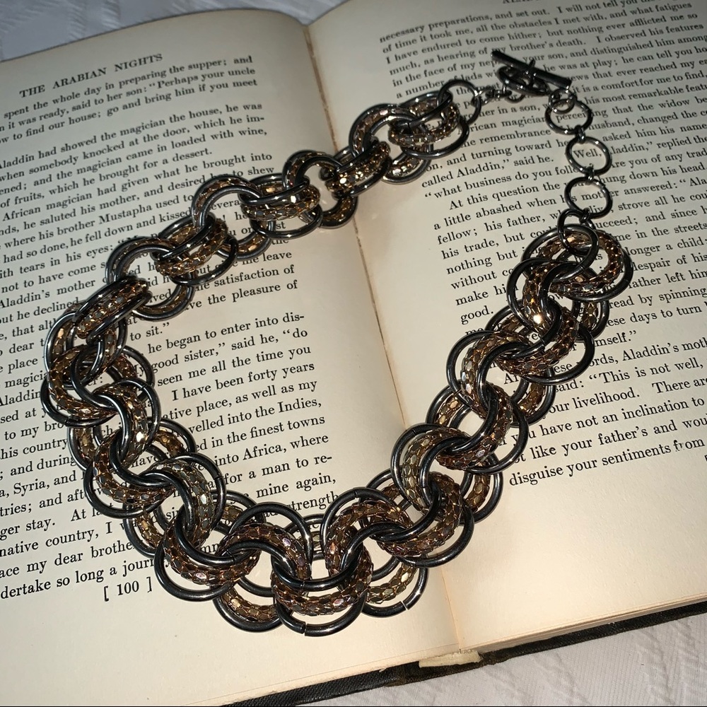 3️⃣ Gold and Silver Link Necklace.